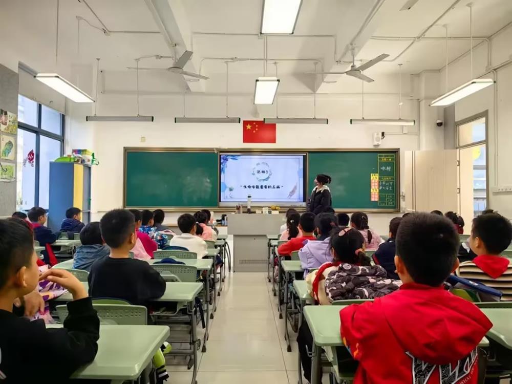 149fbb54ac9340fdb4f83ee605729d27.jpg 149fbb54ac9340fdb4f83ee605729d27.jpg